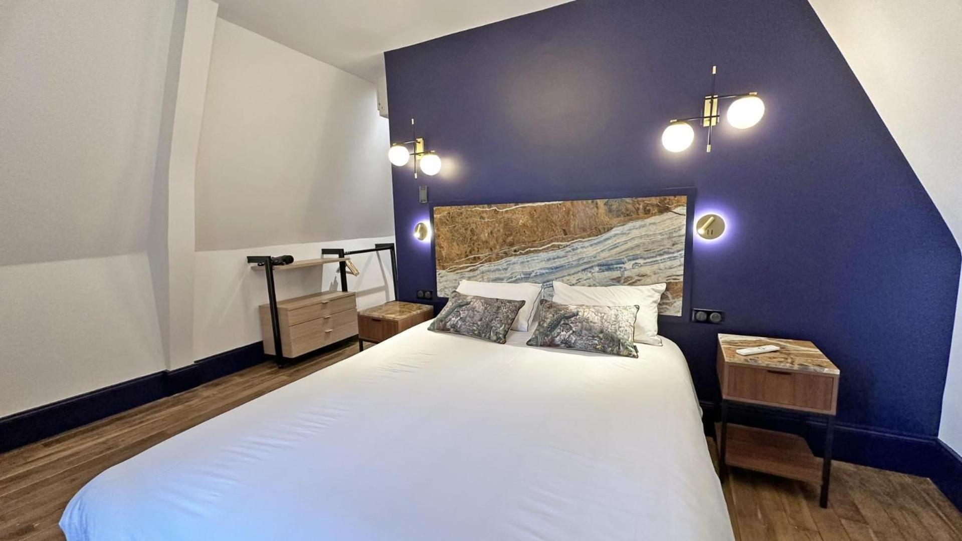 Le Manoir Des Perrieres Bed & Breakfast Rochechouart Exterior photo